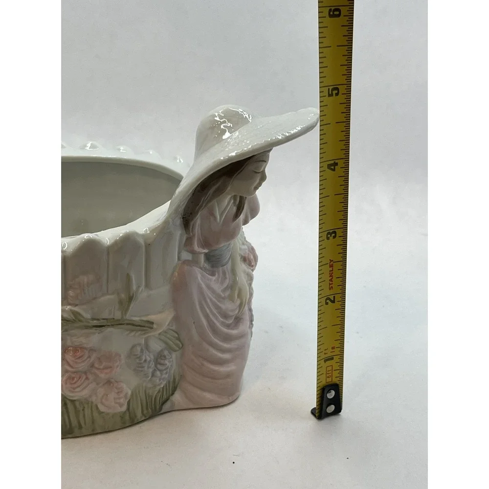 Teleflora Girl Planter Girl With Hat By Fence‎ 1982 Tiawan
